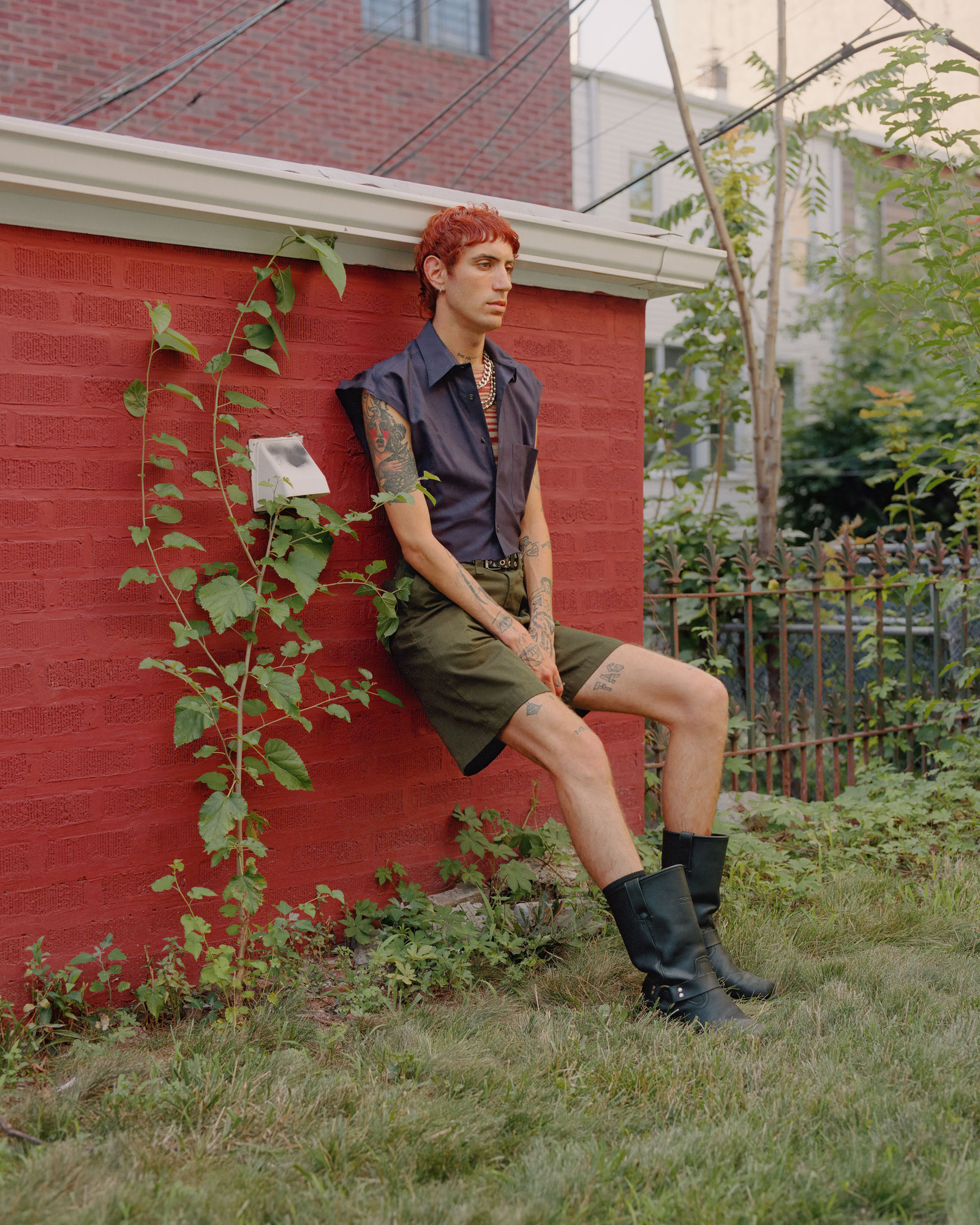 Photograph from Magnus Holmes's Online Guys series