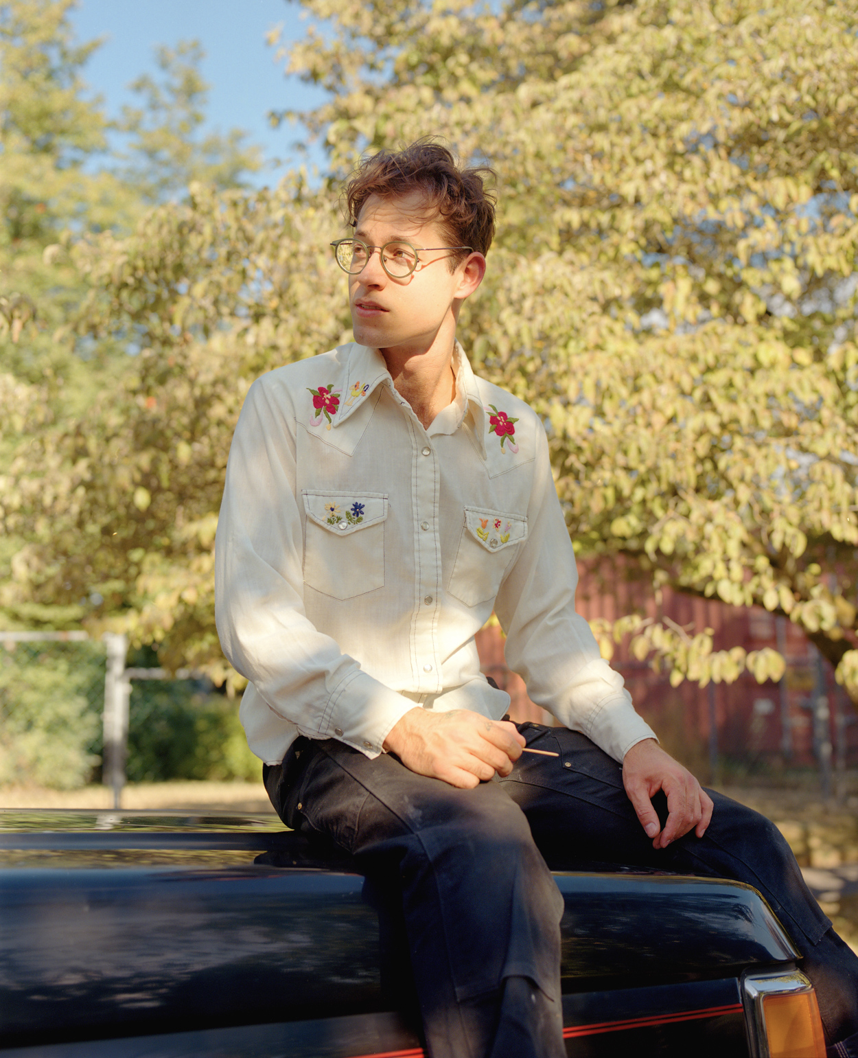 Photograph from Magnus Holmes's Online Guys series